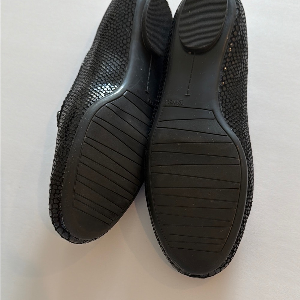 Black Textured Slip-On Women's Flats - Picture 3 of 6